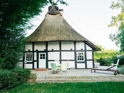 Bild 20 aus  Cottage mit Kamin und Garten
