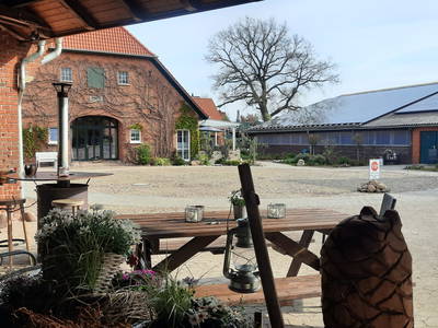 Sitzplatz an der Feuertonne