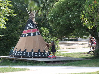 Unser Spieltipi, ein Platz für kleine und größere Indianer