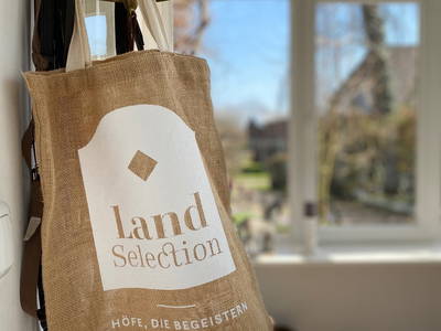 Wir gehören zur Landselection Familie