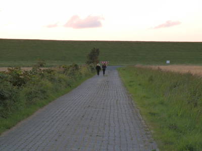 Das I-Tüpfelchen: der abendliche Spaziergang zum Deich.