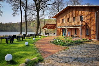 Seehaus Hartwigsdorf - Giebelseite Eingang zum Gasthof