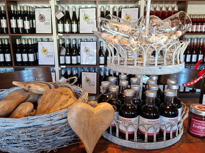 Unsere prämierten Weine und selbst hergestellten Produkte im Hofladen