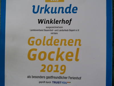 Zum zweiten mal nach 2016 konnte der Winklerhof den Goldenen Gockel entgegennehmen