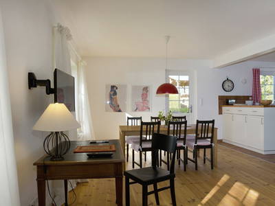 Offenes Esszimmer in der Wohnung Stegblick