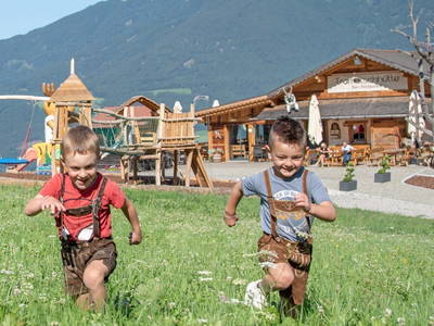 Bild 5 aus  Ban Rutzner (CIN Codex IT021011B5TZ9IFGUO)