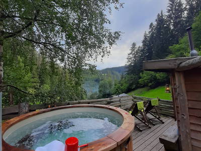 Wiesenwellness Badezuber und Sauna