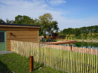 Umkleidehäuschen  am Schwimmteich