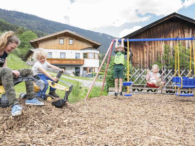 Bild 2 aus  Pirchachhof