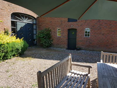 Bild 54 aus  Lindenhof