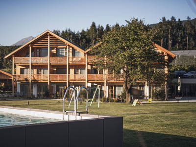 Unser beheizter Außenpool ist von Mai bis Oktober für Sie da