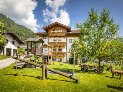 Bild 2 aus  Hinterhub