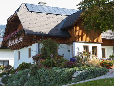 Der Duft der Blumen beim neuem Haus