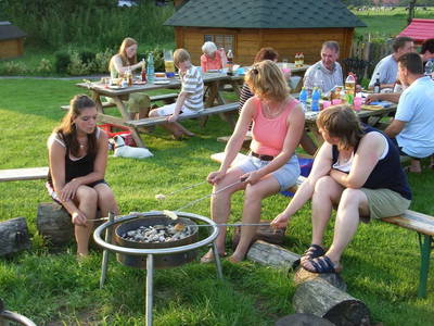 leckeres Stockbrotbacken