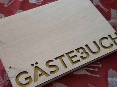 Umfangreiche Informationen , nebst reichlich Prospektmateriel liegen bereit