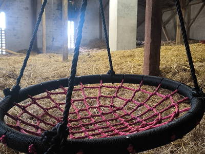 Spielen auf dem Strohboden