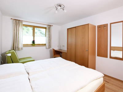 Bild 48 aus  Michelas Hof