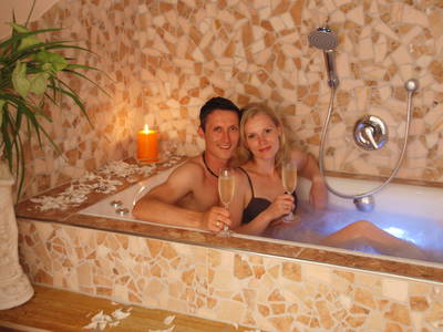 Whirlpool im Wellnessbereich