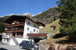 Haus Alpenglühn aus Längenfeld