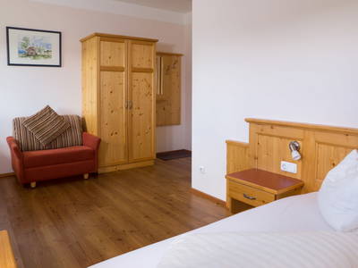 Bild 30 aus  Waldbothgut