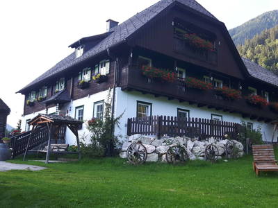 Bild 2 aus  Der Perweinhof