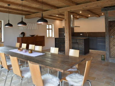 Großer Essbereich mit moderner Küche im Ickelhaus 3