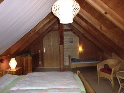 "Herzkämmerchen" mit Kinderbett im DG