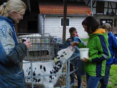 Kälbertaufe Kalb "Cindy" mit Patin Angelina
