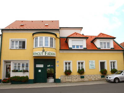 Bild 2 aus  Weingut Gästezimmer Heuriger Fabian