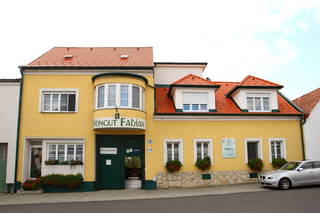 Weingut Gästezimmer Heuriger Fabian aus Oggau am Neusiedler See