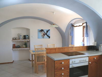 Ferienwohnung Kellerkatz - Küche mit Essbereich