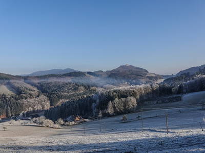 Rauhreif mit Aussicht vom Haghof
