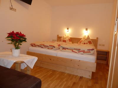 Bild 33 aus  Neuhaus