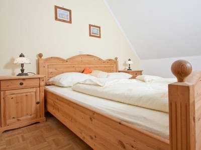 Schlafzimmer mit Doppelbett