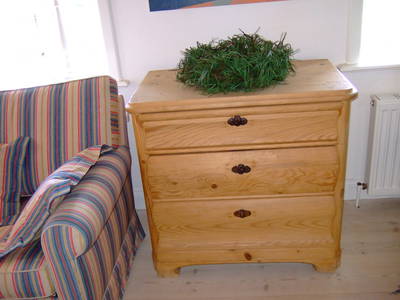 Kommode im Kälberstall