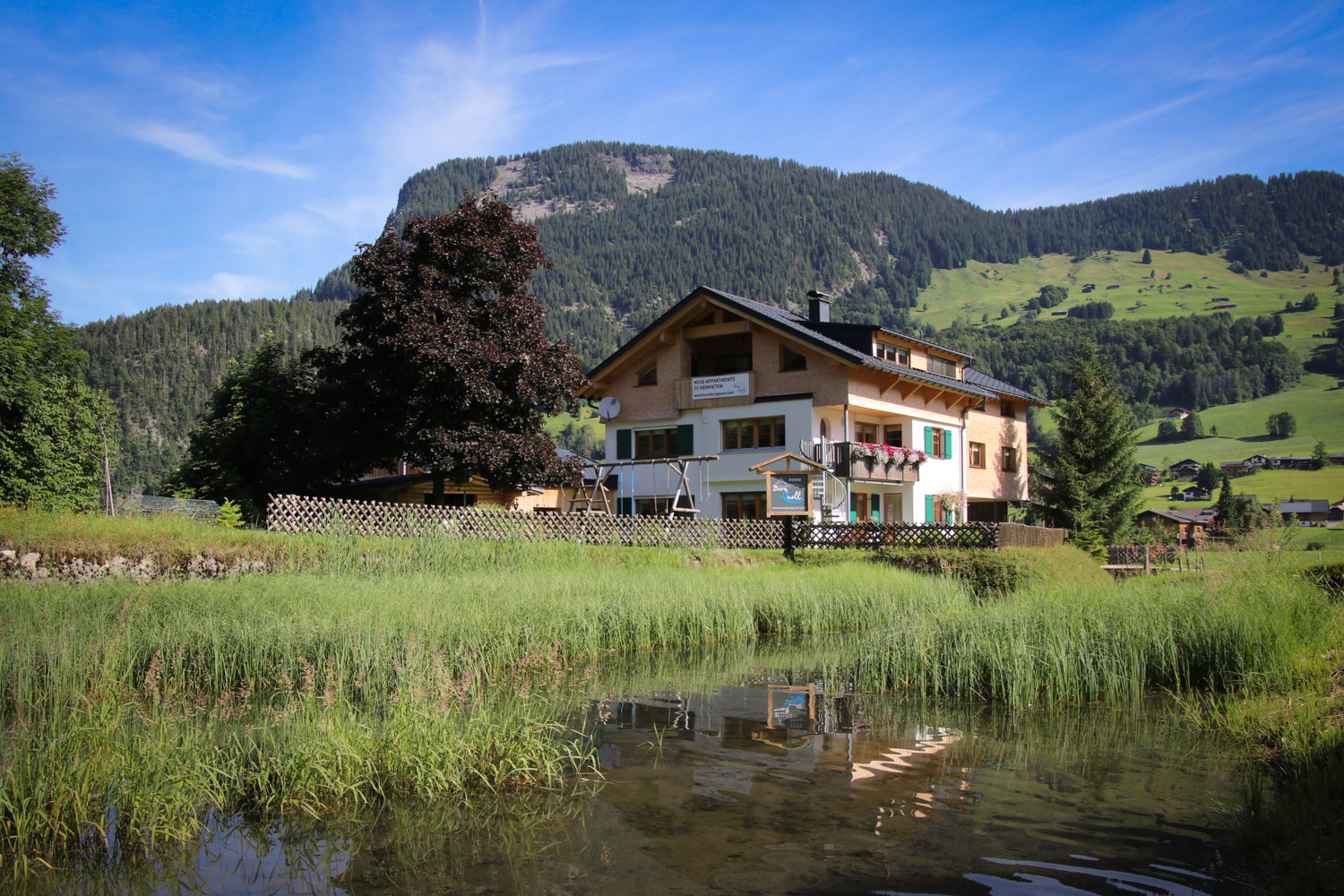 Haus Bergquell mit Pferdestall