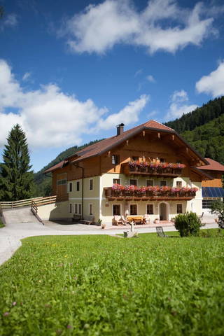 Bio-Bauernhof Vorderbärnau  aus Hintersee