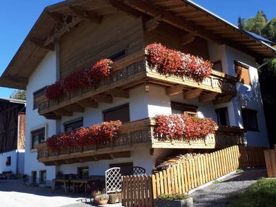 Bauernhaus Schrott