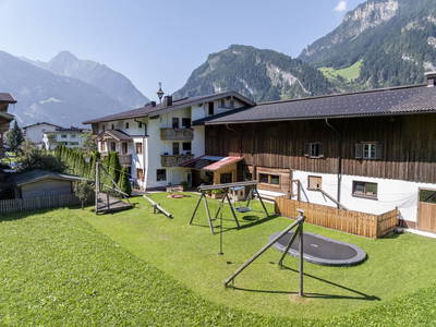 Bild 100 aus  Larchergut