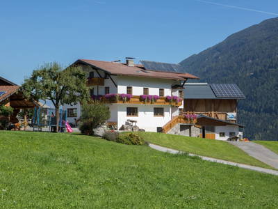 Bild 2 aus  Tobadillerhof Kinderbauernhof Pitztal Tirol
