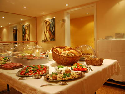 Bild 24 aus  Lindenhof