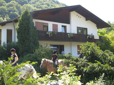 Bild 3 aus  Hof Carmshausen & Pension Hotze