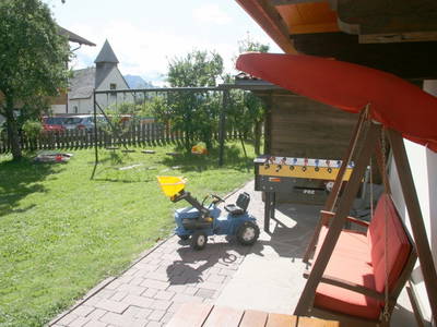 Schaukeln, Tischfußball und Traktor