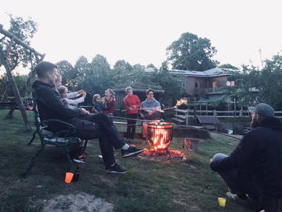 Stockbrot und Lagerfeuer