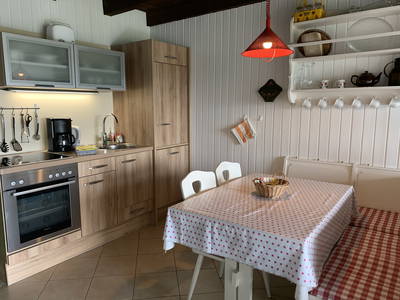 liebevoll eingerichtete Küche