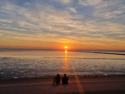 der Tag klingt aus am Meer