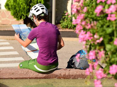 Der Fahrradweg führt am Krösshof vorbei