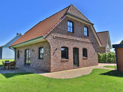 Haus Jolle mit Garten