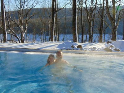 Winter-Pool-Vergnügen bei -11°C Außentemperatur!