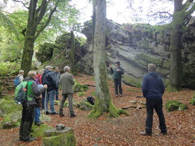 Mit dem Nationalpark-Ranger auf Tour, hier am Hexentanzplatz.